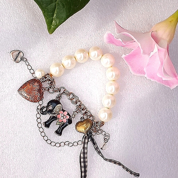 Betsey Johnson Bracelet - Picture 1 of 8